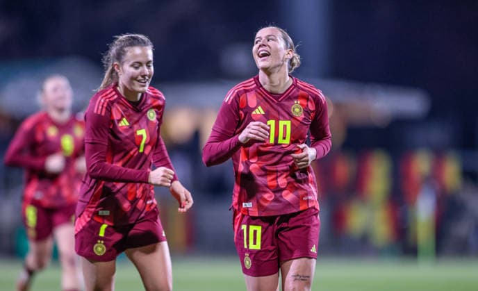 GER, Frankfurt, Germany vs France, International Match Round, Football, FIFA, Season 2025 2026, U23, Stadion am Brentanobad, Group A in picture Goal and cheer, Larissa Mühlhaus Germany U23 , 1 0 DFB DFL REGULATIONS PROHIBIT ANY USE OF PHOTOGRAPHS AS IMAGE SEQUENCES AND OR QUASI VIDEO, 01 12 2025 Copyright: HMBxMedia HendrikxHamelau