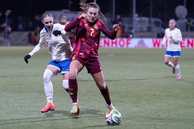 01 12 2025, xhfmx, Football Women U23 International, Germany France v l Eden Le Guilly France U23 and Mara Alber Germany U23 in duel DFL DFB REGULATIONS PROHIBIT ANY USE OF PHOTOGRAPHS as IMAGE SEQUENCES and or QUASI VIDEO Frankfurt