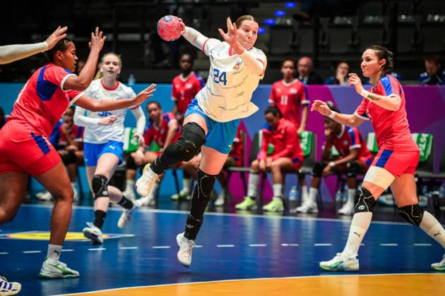 Eliska Desortova Czech Republic, 24 GER, Czech Republic Cuba, Handball World Championship, Preliminary Round, Group G, 01 12 2025 GER, Czech Republic Cuba, Handball World Championship, Preliminary Round, Group G, 01 12 2025 Stuttgart Copyright: xSandyxDinkelackerx EP_SDR