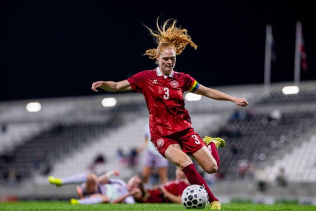 251201 Stine Ballisager Pedersen of Denmark during the international friendly football match between Denmark and Norway on December 1, 2025 in La Linea Photo Vegard Grott BILDBYRAN kod VG VG0842 bbeng fotboll football soccer fotball träningslandskamp privatlandskamp landskamp international friendly norge norway women dam danmark denmark  Copyright: VEGARDxGRoTT BB251201VG035
