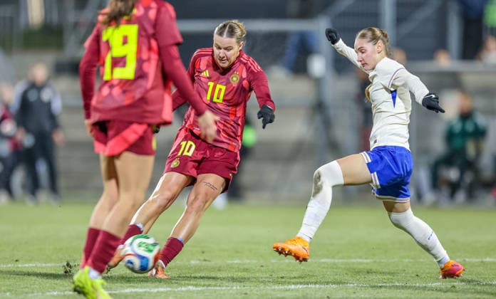 GER, Frankfurt, Germany vs France, International Match Round, Football, FIFA, Season 2025 2026, U23, Stadion am Brentanobad, Group A in picture Larissa Mühlhaus Germany U23 , Goal Shot DFB DFL REGULATIONS PROHIBIT ANY USE OF PHOTOGRAPHS AS IMAGE SEQUENCES AND OR QUASI VIDEO, 01 12 2025 Copyright: HMBxMedia HendrikxHamelau