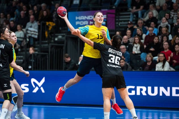 KHASSAKHANOVA Irina (15 Kazakhstan) takes a shot at goal during the IHF Women s Handball World Championship, WM, Weltmeisterschaft game between Republic of Korea and Kazakhstan at the SWT Arena in Trier, Germany Copyright: xMartinxPitschx xSPPx Sportspressphoto_SPR68547