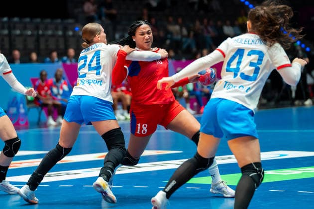 Handball I Women I World Championship I Preliminary round I Matchday 3 I Czech Republic Cuba I 01 12 2025 Lorena Aide Tellez Delgado 18, Cuba Stuttgart Porsche Arena Baden Württemberg Germany Copyright: xLobeca MaxxPetershansx