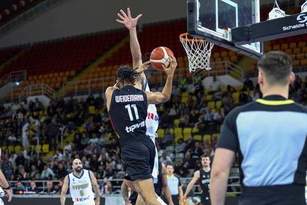 FIBA World Cup Qualifiers : Cyprus vs Germany NELSON WEIDEMANN of Germany passes the ball. Cyprus plays vs Germany for the Group E of the FIBA Basketball World Cup European Qualifiers, at Spyros Kyprianou Arena, Limassol, Cyprus, on Dec. 1, 2025. Limassol Cyprus Copyright: xKOSTASxPIKOULASx