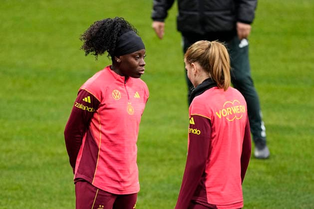 December 1, 2025, Madrid, Madrid, Spain: Nicole Anyomi and Sjoeke Nusken of Germany during the training session prior her UEFA Women s Nations League 2025 final second leg match against Spain at Riyadh Air Metropolitano stadium on December 01, 2025 in Madrid, Spain. Madrid Spain - ZUMAa181 20251201_zaa_a181_104 Copyright: xOscarxJ.xBarrosox