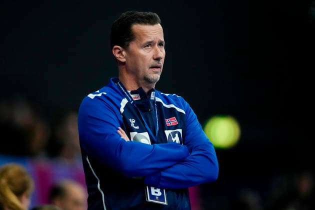 Women s Handball World Championship 2025 Norway Angola Trier, Germany 20251201 Norway s coach Ole Gustav Gjekstad during the group stage match in the Women s Handball World Championship between Norway and Angola in the SWT Arena Photo Beate Oma Dahle NTB Trier Germany EDITORIAL USE ONLY RESTRICTED USE FOR BETTING COMPANIES  Copyright: xBeatexOmaxDahlex xNTBx