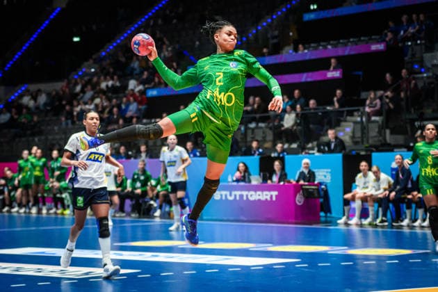 Bruna de Paula Brazil, 2 GER, Sweden Brazil, Handball World Championship, Preliminary Round, Group G, 01 12 2025 GER, Sweden Brazil, Handball World Championship, Preliminary Round, Group G, 01 12 2025 Stuttgart Copyright: xSandyxDinkelackerx EP_SDR