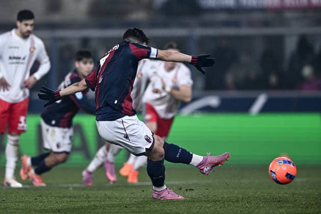 Mp Bologna 01 12 2025 - campionato di calcio Serie A Bologna-Cremonese foto Matteo Papini Image nella foto: gol Riccardo Orsolini 