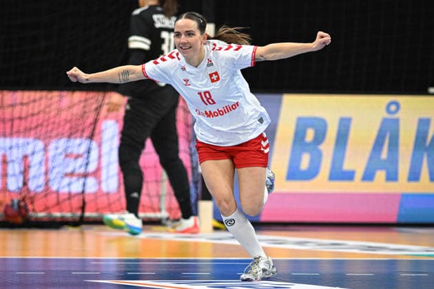 Netherlands, Handball, Womens World Championship 2025, Hungary vs Switzerland, 01 12 2025, Maaspoort Sports Events, s Hertogenbosch, Netherlands, Goal celebration Melanie Felber Switzerland, 18 Copyright: xMarkusxVerwimpx