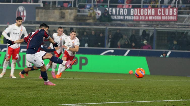 Bologna s Riccardo Orsolini penalty during the Serie A soccer match between Bologna and Cremonese at the Renato Dall™Ara Stadium in Bologna -Monday, December 1, 2025. - Soccer .  Copyright: xGiannixSantandrea LaPressex