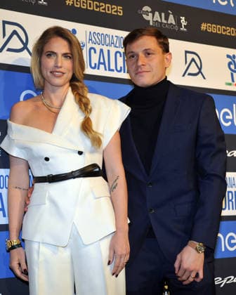 foto Mario Romano IPP Milano 01 12 2025 Gran Gala del Calcio 2025 nella foto Nicolò Barella calciatore dell Inter con la moglie Italy Photo Press - World Copyright italy ITALY  Copyright: xR4924_italyphotopressx