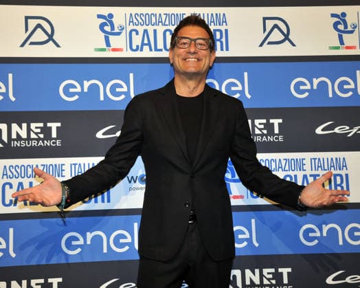 foto Mario Romano IPP Milano 01 12 2025 Gran Gala del Calcio 2025 nella foto Enrico Papi conduttore televisivo Italy Photo Press - World Copyright italy ITALY  Copyright: xR4924_italyphotopressx