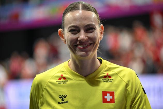 Netherlands, Handball, Womens World Championship 2025, Hungary vs Switzerland, 01 12 2025, Maaspoort Sports Events, s Hertogenbosch, Netherlands, Lea Schüpbach Switzerland, 1 Copyright: xMarkusxVerwimpx