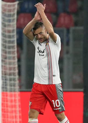 Exultation second goal Cremonese™s Jamie Vardy during the Serie A soccer match between Bologna and Cremonese at the Renato Dall™Ara Stadium in Bologna -Monday, December 1, 2025. - Soccer .  Copyright: xGiannixSantandrea LaPressex