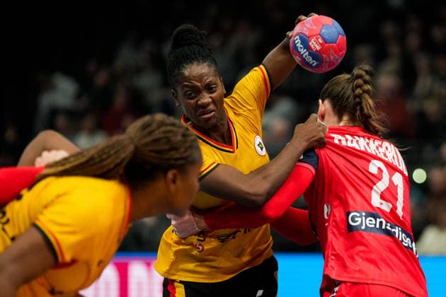 Women s Handball World Championship 2025 Norway Angola Trier, Germany 20251201 Angola s Juliana JosÃ Machado during the group stage match in the Women s Handball World Championship between Norway and Angola in the SWT Arena Photo Beate Oma Dahle NTB Trier Germany EDITORIAL USE ONLY RESTRICTED USE FOR BETTING COMPANIES  Copyright: xBeatexOmaxDahlex xNTBx