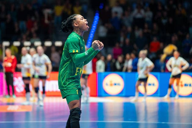 Handball I Women I World Championship I Preliminary round I Matchday 3 I Sweden Brazil I 01 12 2025 Bruna de Paula 2, Brazil cheers Stuttgart Porsche Arena Baden Württemberg Germany Copyright: xLobeca MaxxPetershansx