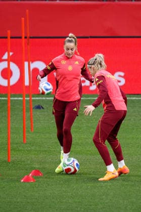 Madrid, Germany 01 December 2025 UEFA Nations League Women Final Final training 2025 Spain vs Germany Pictured from left Giulia Gwinn Germany and Kathrin Hendrich Germany at the final training session before the Women™s Nations League final match against Spain in Madrid Estado Metropolitano Copyright: xFotostandx xFantinix