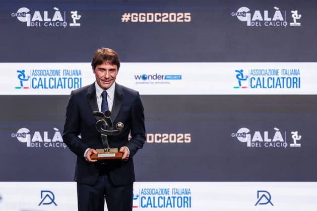 Antonio Conte seen during the Gran Galà del Calcio 2025 Oscar del Calcio Awards AIC at Spazio Antologico East End Studios in Milan Milan Italy Copyright: xBEAUTIFULxSPORTS Carabellix
