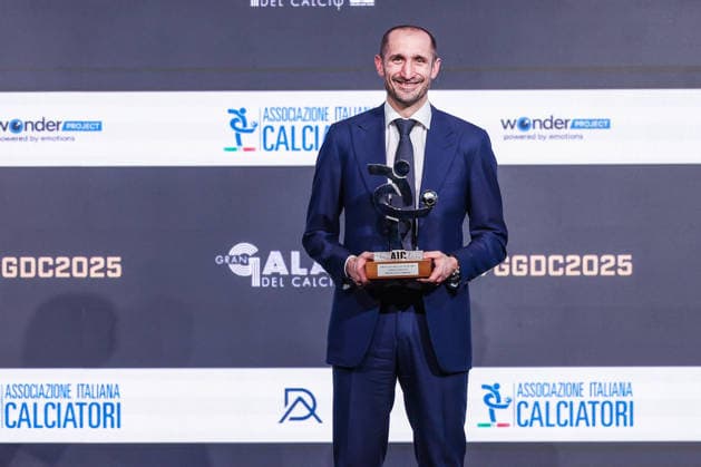 Giorgio Chiellini Italian Former Football Player receives the Legends Award seen during the Gran Galà del Calcio 2025 Oscar del Calcio Awards AIC at Spazio Antologico East End Studios in Milan Milan Italy Copyright: xBEAUTIFULxSPORTS Carabellix