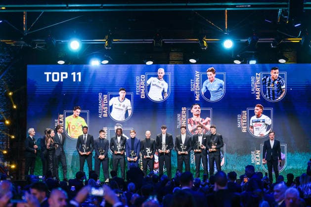 Denzel Dumfries of FC Internazionale, Lautaro Martinez of FC Internazionale, Moise Kean of ACF Fiorentina, Nicolò Barella of FC Internazionale, Federico Dimarco of FC Internazionale, Alessandro Bastoni of FC Internazionale, Mile Svilar of AS Roma, Mc Tominay of SSC Napoli and Amir Rrahmani of SSC Napoli poses for a portrait with award during the Gran Galà del Calcio 2025 Oscar del Calcio Awards AIC at Spazio Antologico East End Studios in Milan Milan Italy Copyright: xBEAUTIFULxSPORTS Carabellix