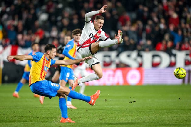 Rayo Vallecano vs. Valencia MADRID, MA - 01.12.2025: RAYO VALLECANO VS. VALENCIA - Jorge De Frutos in action during Rayo Vallecano vs Valencia CF held at Estadio de Vallecas in Madrid, MA. (Photo: Santiago Regaira Fotoarena) x2851553x  SantiagoxRegaira