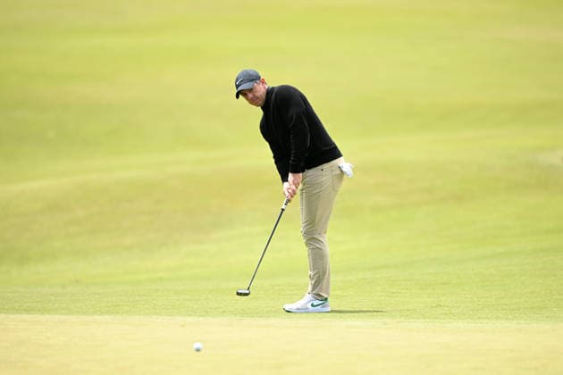 AUSTRALIAN OPEN GOLF PRO AM, Northern Ireland s Rory McIlroy plays a shot during a practice round ahead of the Australian Open Pro Am at the Royal Melbourne Golf Club in Melbourne, Tuesday, December 2, 2025. ( NO ARCHIVING MELBOURNE VICTORIA AUSTRALIA Royal Melbourne Golf Club  Copyright: xJAMESxROSSx 20251202150074250021
