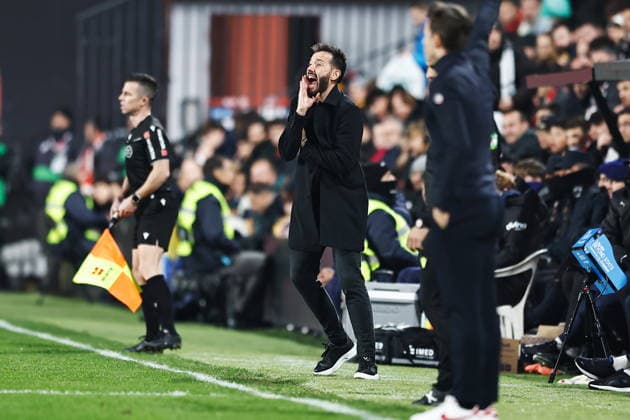 Carlos Corberan (Valencia), DECEMBER 1, 2025 - Football Soccer : Spanish LaLiga EA Sports match between Rayo Vallecano de Madrid - Valencia CF at the Estadio de Vallecas in Madrid, Spain. Noxthirdxpartyxsales  aflo_312210259