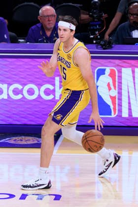 December 1, 2025, Los Angeles, California, USA: Austin Reaves 15 of the Los Angeles Lakers during their regular season NBA, Basketball Herren, USA game against the Phoenix Suns on Monday December 1, 2025 at Crypto.com Arena in Los Angeles, California. ARIANA RUIZ PI Los Angeles USA - ZUMAp124 20251201_zaa_p124_001 Copyright: xArianaxRuizx