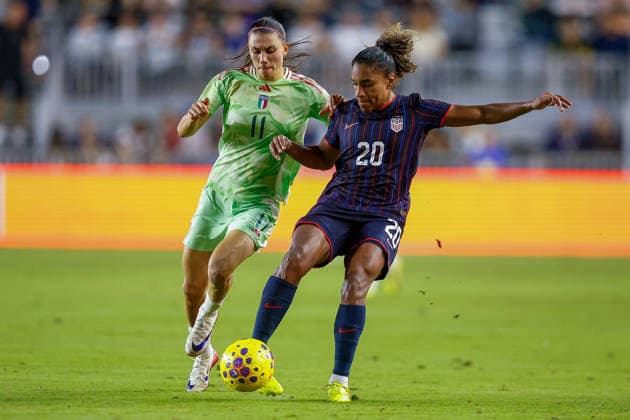 FT. LAUDERDALE, FL - DECEMBER 01: USWNT Forward Catarina Macario (20) and Italy Forward Agnese Bonfantini (11) battle for the ball in the first half during an International Women™s friendly match between USA and Italy at Chase Stadium on December 01, 2025 in Fort Lauderdale, Florida. (Photo by Chris Arjoon Icon Sportswire) SOCCER: DEC 01 Women s USA vs Italy EDITORIAL USE ONLY Icon25120100142