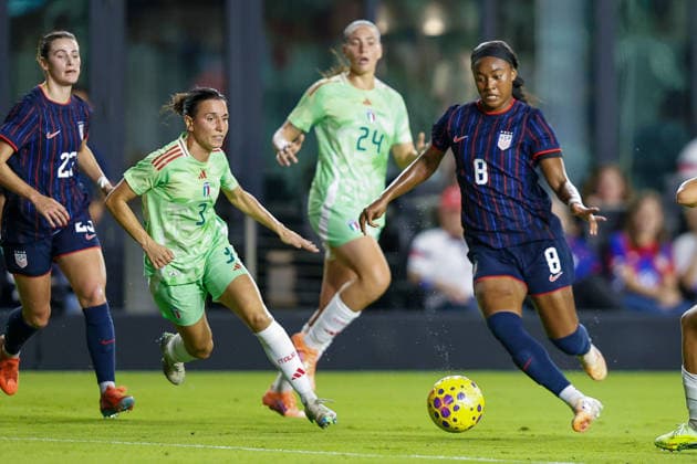 FT. LAUDERDALE, FL - DECEMBER 01: USWNT Forward Jaedyn Shaw (8) and Italy Defender Lucia Di Guglielmo (3) battle for the ball in the first half during an International Women™s friendly match between USA and Italy at Chase Stadium on December 01, 2025 in Fort Lauderdale, Florida. (Photo by Chris Arjoon Icon Sportswire) SOCCER: DEC 01 Women s USA vs Italy EDITORIAL USE ONLY Icon25120100146