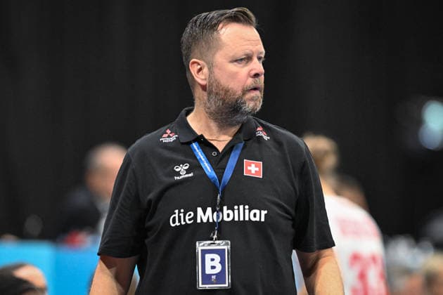Netherlands, Handball, Womens World Championship 2025, Hungary vs Switzerland, 01 12 2025, Maaspoort Sports Events, s Hertogenbosch, Netherlands, Knut Ove Joa Switzerland, National coach Copyright: xMarkusxVerwimpx
