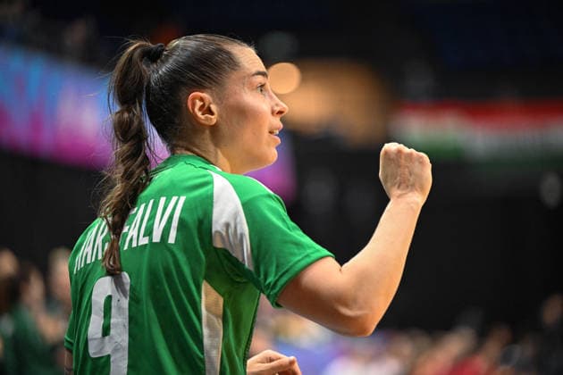 Netherlands, Handball, Womens World Championship 2025, Hungary vs. Switzerland, 01 12 2025, Maaspoort Sports Events, s Hertogenbosch, Netherlands, Julia Harsfalvi Hungary, 9 Copyright: xMarkusxVerwimpx