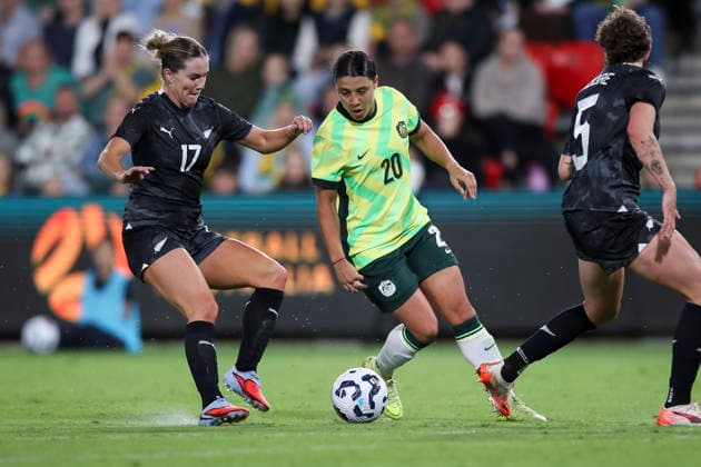 SOCCER AUSTRALIA NEW ZEALAND WOMEN, Sam Kerr of the Matildas is tackled by Gabi Rennie of New Zealand during the International Women s Friendly match between between Australia and New Zealand at Coopers Stadium in Adelaide, Tuesday, December 2, 2025. ( NO ARCHIVING, EDITORIAL USE ONLY ADELAIDE SOUTH AUSTRALIA AUSTRALIA  Copyright: xMATTxTURNERx 20251202150223292428