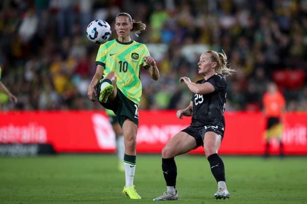 SOCCER AUSTRALIA NEW ZEALAND WOMEN, Emily Van Egmond of the Matildas and Katie Kitching of New Zealand during the International Women s Friendly match between between Australia and New Zealand at Coopers Stadium in Adelaide, Tuesday, December 2, 2025. ( NO ARCHIVING, EDITORIAL USE ONLY ADELAIDE SOUTH AUSTRALIA AUSTRALIA  Copyright: xMATTxTURNERx 20251202182714837666
