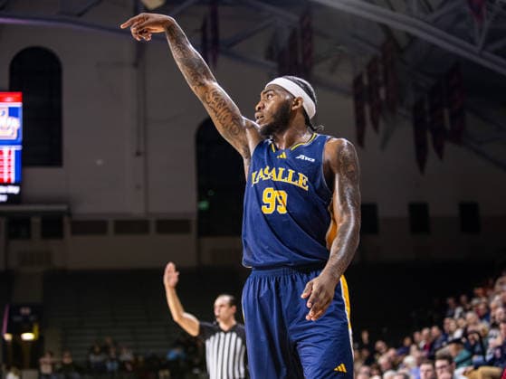 La Salle Vs Penn NCAA, College League, USA Men s Basketball ROB DOCKERY (99) of the La Salle Explorers shoots a three-pointer during an NCAA men s basketball game at The Palestra in Philadelphia, United States, on November 29, 2025 Philadelphia United States  Copyright: xDanxSquicciarinix originalFilename:squicciarini-mensbask251129_nphbJ.jpg