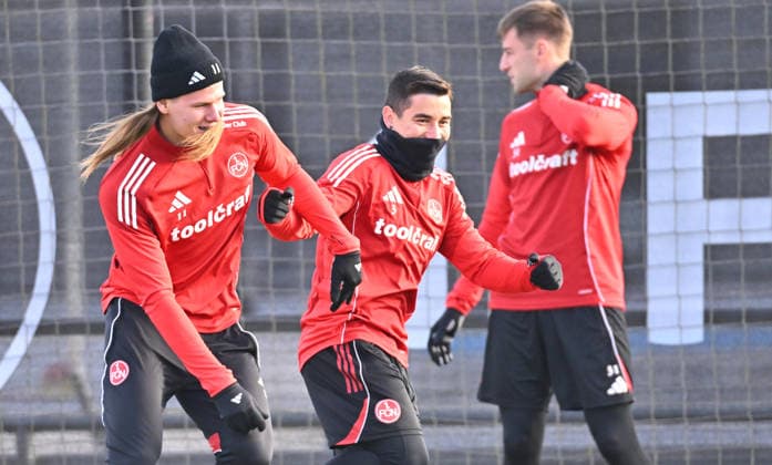 02 12 2025 Soccer 2 Soccer Bundesliga Season 2025 2026 1 FC Nürnberg Nuernberg FCN Club Training Sportfoto Zink xwoxzix Artem Stepanov 11, 1 FC Nürnberg FCN Danilo Soares 3, 1 FC Nürnberg FCN happy
