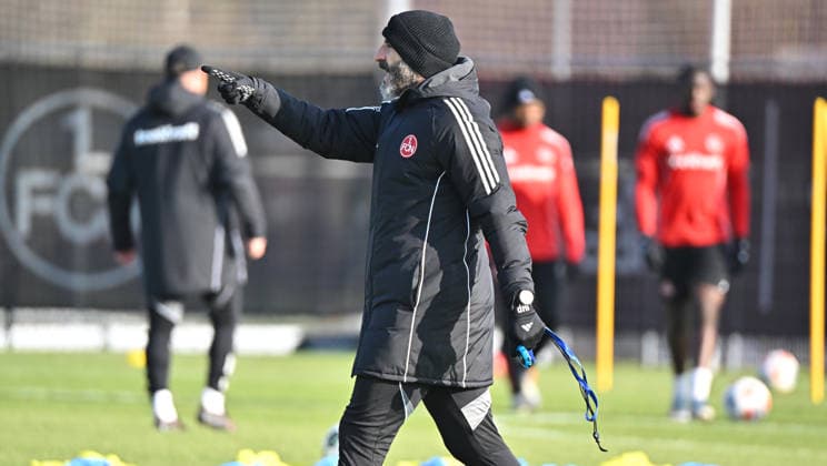 02 12 2025 Soccer 2 Soccer Bundesliga Season 2025 2026 1 FC Nürnberg Nuernberg FCN Club Training Sportfoto Zink xwoxzix Javier Pinola Co Coach 1 FC Nürnberg FCN