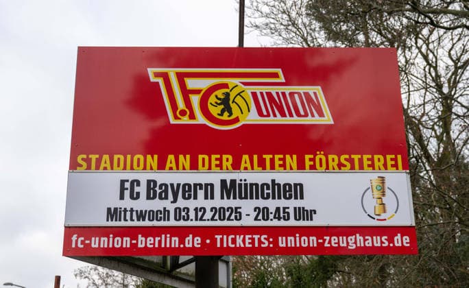 Soccer, Men, Season 2025 2026, 1 Bundesliga, 1 FC Union Berlin, Scoreboard with fixtures 1 FC Union FC Bayern München DFB Pokal , 02 12 2025, Copyright: xMatthiasxKochx