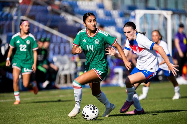 ENGLAND U20 vs MEXICO U20 WomenÂ s. BERENICE IBARRA, PLAYER FOR THE MEXICAN U20 national team, Nationalteam DURING THE MATCH, Women s friendly match between England U20 vs Mexico U20, Pinatar Arena Football Center, San Pedro del Pinatar, Region of Murcia, December 2, 2025. San Pedro del Pinatar Pinatar Arena Football Center Region de Murcia Spain Copyright: xPascuxMÃ ndezx