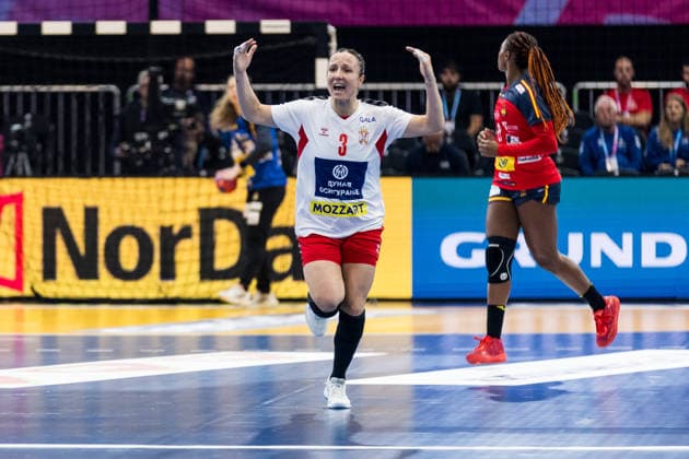 DORTMUND, GERMANY - DECEMBER 2: Katarina Krpez-Slezak (Serbia, 3) cheers during the 27th IHF Women’s World Handball Championship match between Spain vs. Serbia at Westfalenhalle on matchday 1 of the main round of the 27th IHF Women’s World Handball Championship on December 2, 2025 in Dortmund, Germany. North Rhine Westphalia Germany Copyright: xBEAUTIFULxSPORTS Wunderlx