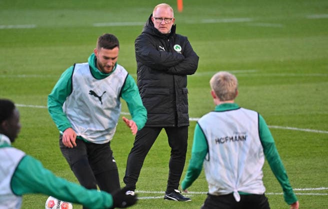 02 12 2025 Soccer 2 Bundesliga Season 2025 2026 SpVgg Greuther Fürth Fuerth Kleeblatt Training xwoxzix Heiko Vogel Coach SpVgg Greuther Fürth