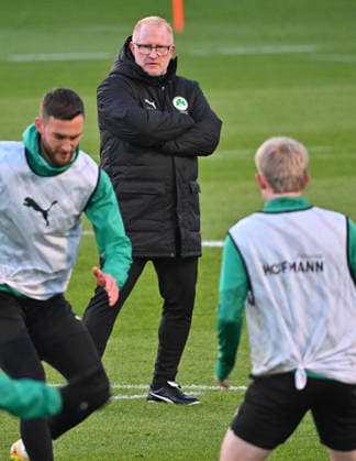 02 12 2025 Soccer 2 Bundesliga Season 2025 2026 SpVgg Greuther Fürth Fuerth Kleeblatt Training xwoxzix Heiko Vogel Coach SpVgg Greuther Fürth