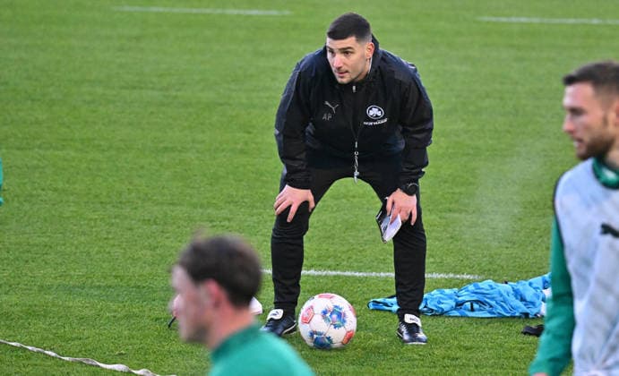 02 12 2025 Soccer 2 Bundesliga Season 2025 2026 SpVgg Greuther Fürth Fuerth Kleeblatt Training xwoxzix Aleksandro Petrovic Co Coach SpVgg Greuther Fürth