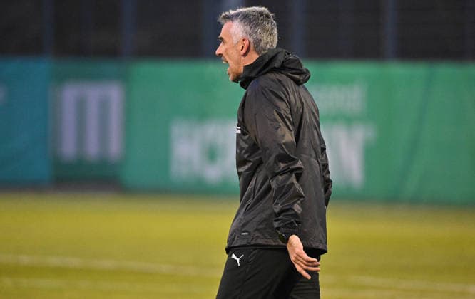 02 12 2025 Soccer 2 Bundesliga Season 2025 2026 SpVgg Greuther Fürth Fuerth Kleeblatt Training xwoxzix Danny Schwarz Co Coach SpVgg Greuther Fürth