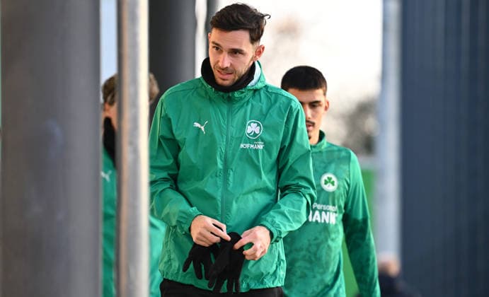 02 12 2025 Soccer 2 Bundesliga Season 2025 2026 SpVgg Greuther Fürth Fuerth Kleeblatt Training xwoxzix Branimir Hrgota 10, SpVgg Greuther Fürth
