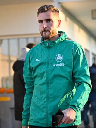 02 12 2025 Soccer 2 Bundesliga Season 2025 2026 SpVgg Greuther Fürth Fuerth Kleeblatt Training xwoxzix Dennis Srbeny 7, SpVgg Greuther Fürth