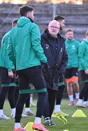 02 12 2025 Soccer 2 Bundesliga Season 2025 2026 SpVgg Greuther Fürth Fuerth Kleeblatt Training xwoxzix Heiko Vogel Coach SpVgg Greuther Fürth at Branimir Hrgota 10, SpVgg Greuther Fürth