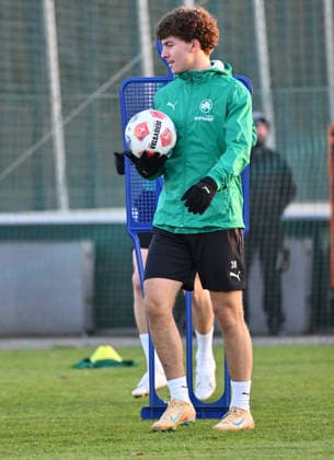 02 12 2025 Soccer 2 Bundesliga Season 2025 2026 SpVgg Greuther Fürth Fuerth Kleeblatt Training xwoxzix Raul Marita 38, SpVgg Greuther Fürth