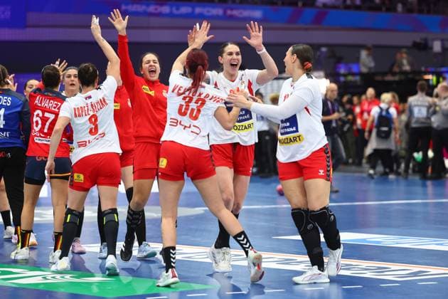 Serbian players celebrate victory against Spain Spain vs. Serbia, Handball, Womens World Championship, 02 12 2025 Spain vs. Serbia, Handball, Womens World Championship, 02 12 2025 Dortmund Copyright: xEibner-Pressefotox EP_RWS