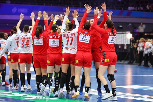 Serbian players celebrate victory against Spain Spain vs. Serbia, Handball, Womens World Championship, 02 12 2025 Spain vs. Serbia, Handball, Womens World Championship, 02 12 2025 Dortmund Copyright: xEibner-Pressefotox EP_RWS